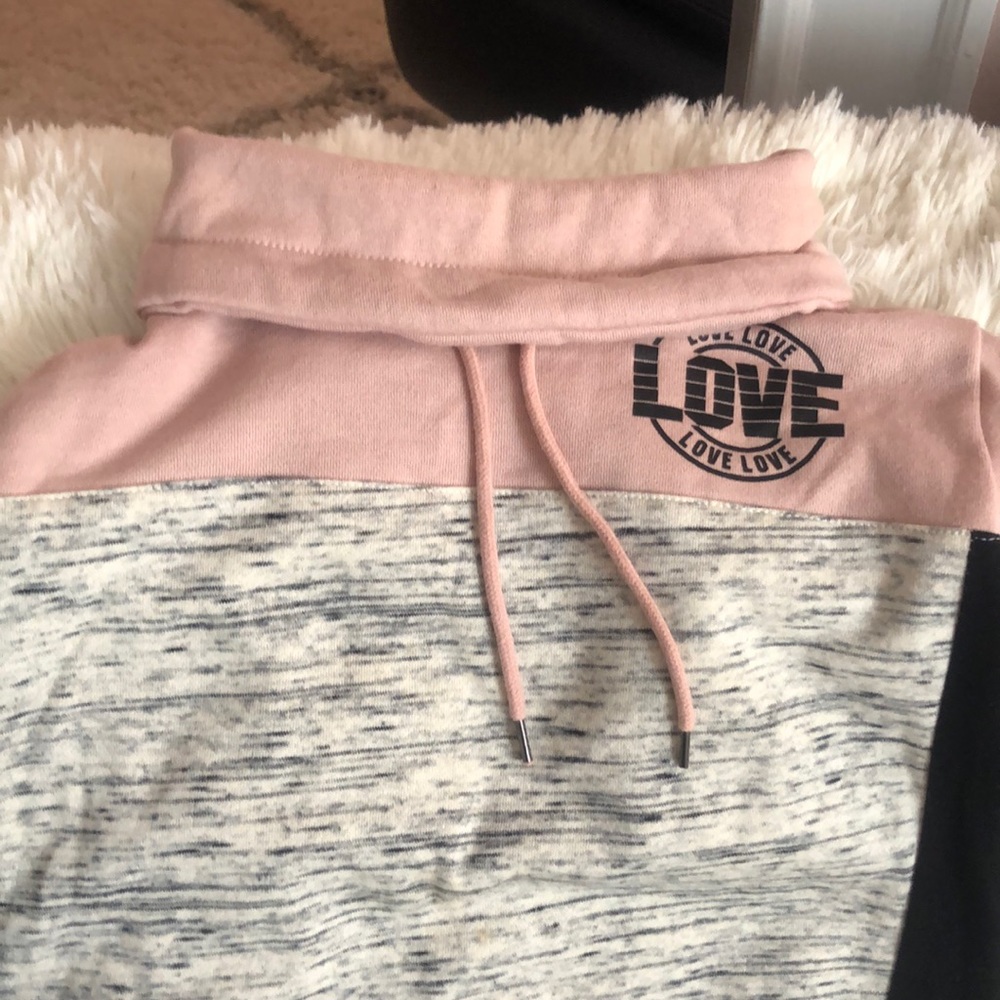 Tracksuit - Picture 3 of 8